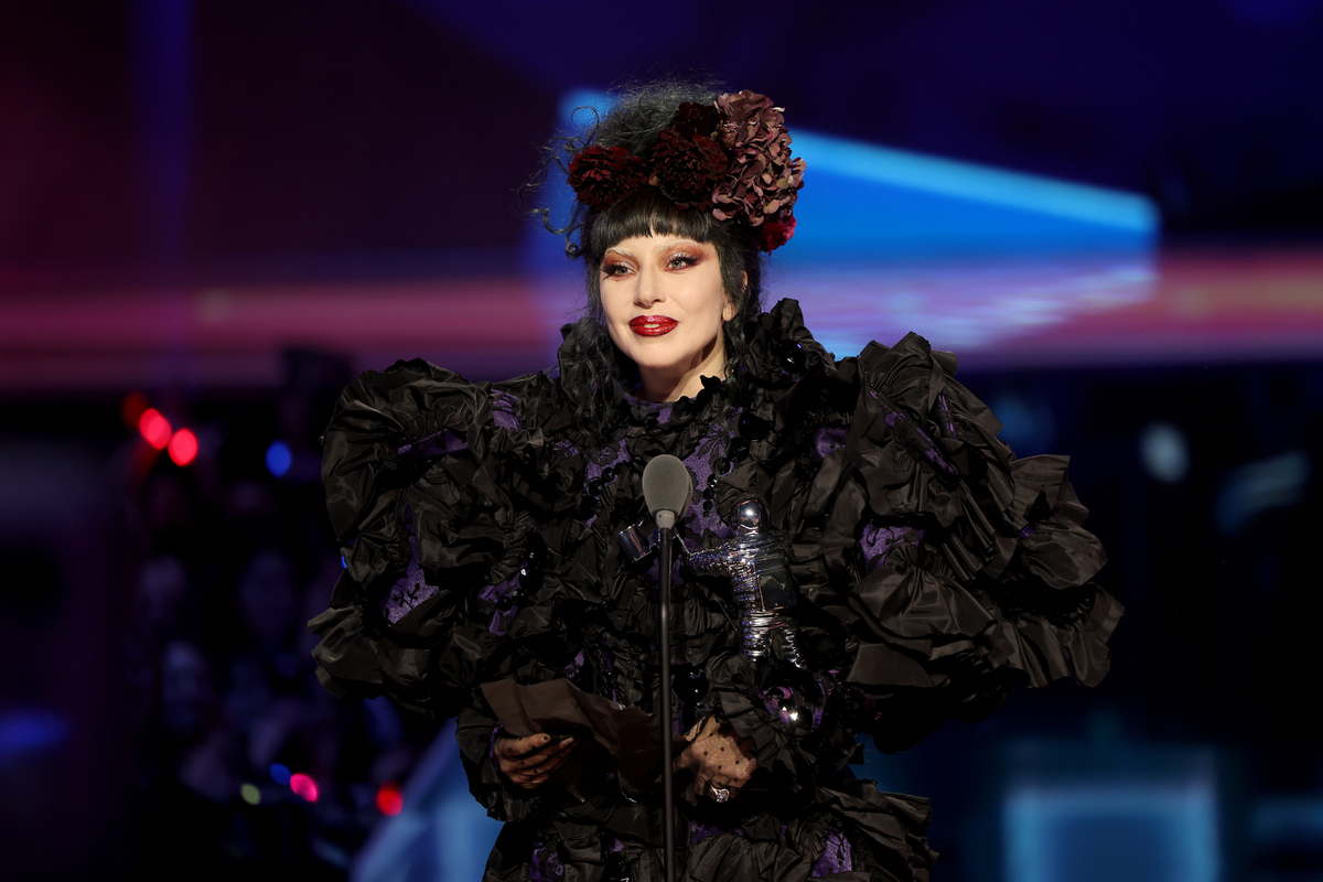 large.gagaimages_0040.jpg.07d1e21ff07728