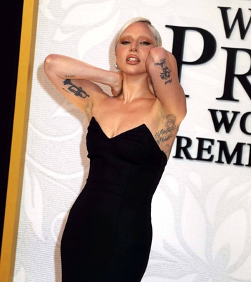 gagaimages_0083.jpg