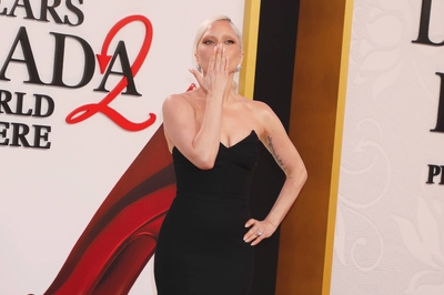 gagaimages_0206.jpg