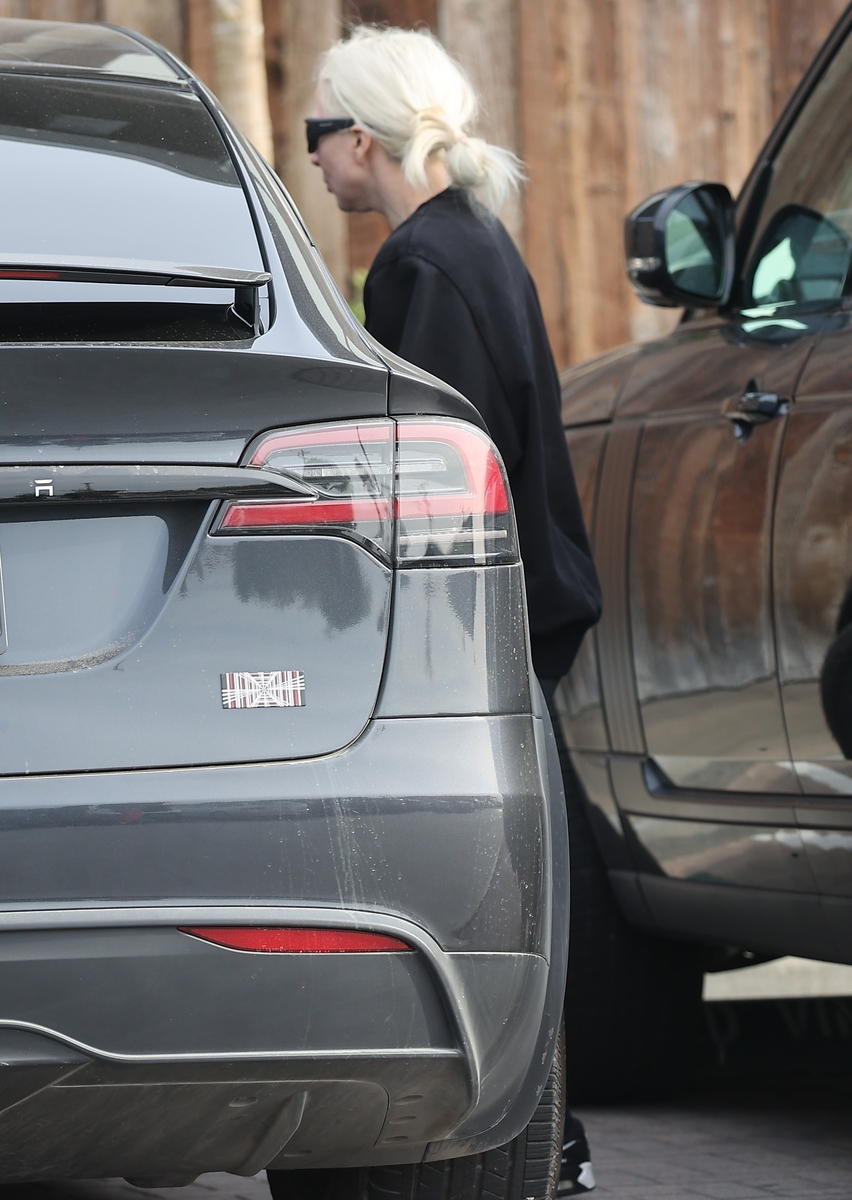 Leaving a Coffee Shop in Malibu (Dec. 11)