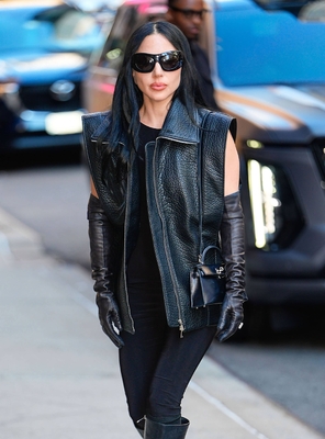 gagaimages_0002.jpg