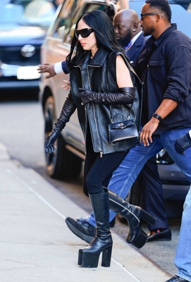 gagaimages_0003.jpg