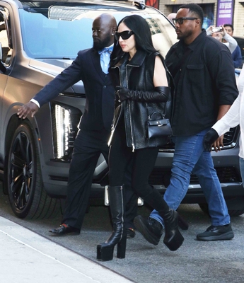 gagaimages_0400.jpg