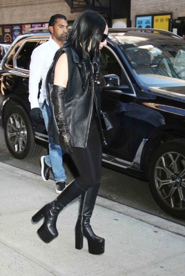 gagaimages_0412.jpg