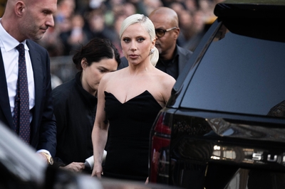 gagaimages_0017.jpg