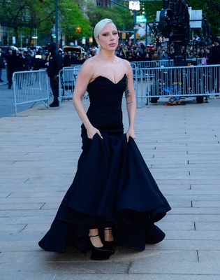 gagaimages_0104.jpg