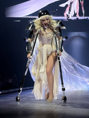 gagaimages_0006.jpg