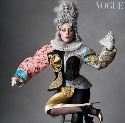 Vogue_IG_Dec21_Schiaparelli.jpg