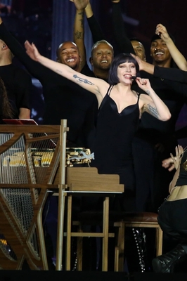 gagaimaes_0009.jpg