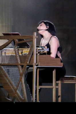 gagaimaes_0100.jpg