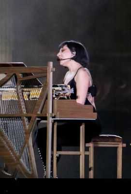 gagaimaes_0102.jpg