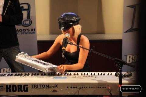 Live @ B96 Radio Station (Chicago 24/03/09)